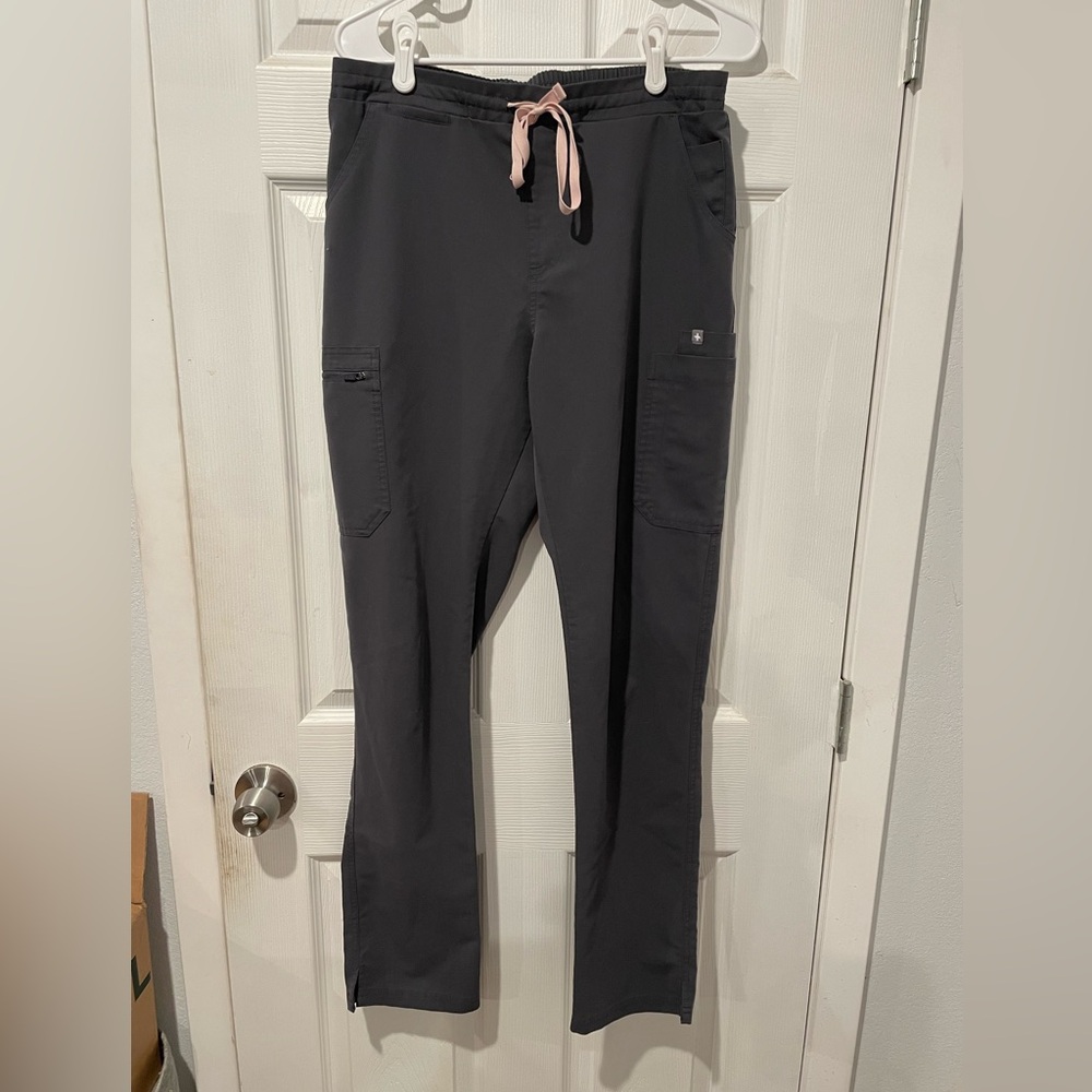 Figs Charcoal Yola MT